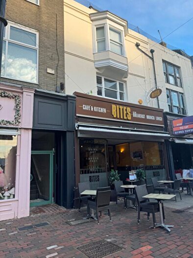 1 Bedroom Apartment To Rent In Flat, Warwick Street, Worthing, West Sussex, BN11