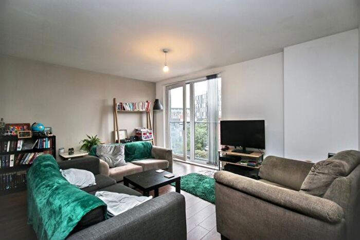 3 Bedroom Apartment For Sale In Riverside Building Derwent Street, M5