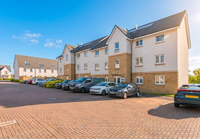 2 Bedroom Flat For Sale In Kidlaw Close, Edinburgh, EH16