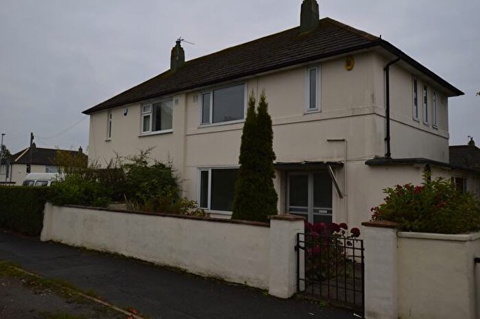 2 Bedroom Semi-Detached House To Rent In Nursery Lane, Leeds, LS17