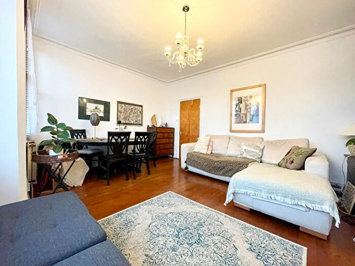 2 Bedroom Flat To Rent In Higham Road, London, N17