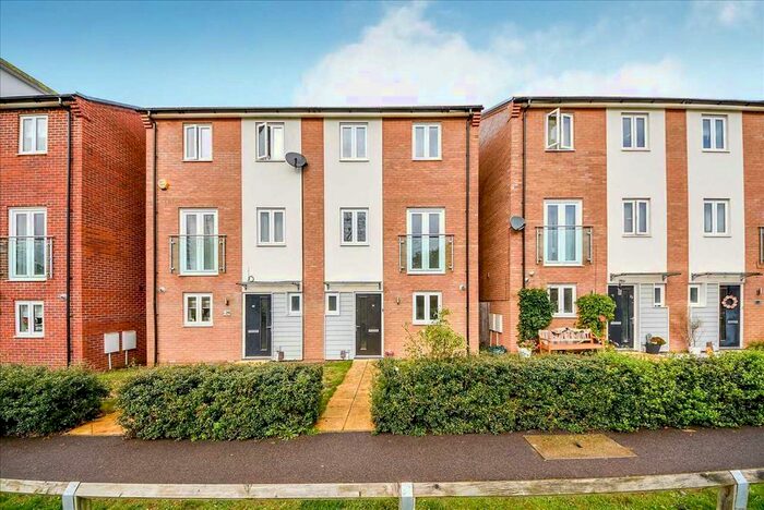 4 Bedroom Semi-Detached House To Rent In Waterside Road, Saxby Park, Wellingborough, NN8