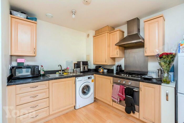 1 Bedroom Flat For Sale In High Street, Rochester, ME1