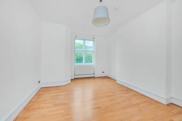 3 Bedroom Flat To Rent In Talgarth Road, London, W14