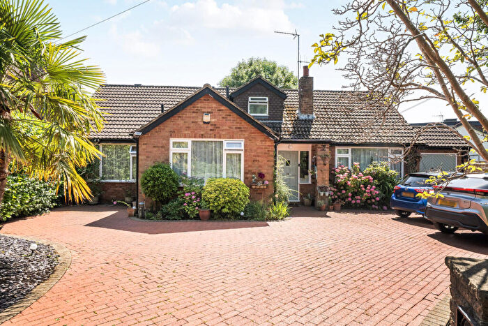 2 Bedroom Maisonette To Rent In Bricket Wood, Watford, AL2