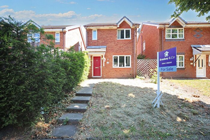 3 Bedroom Detached House For Sale In Woodhouse Drive, Wigan, WN6