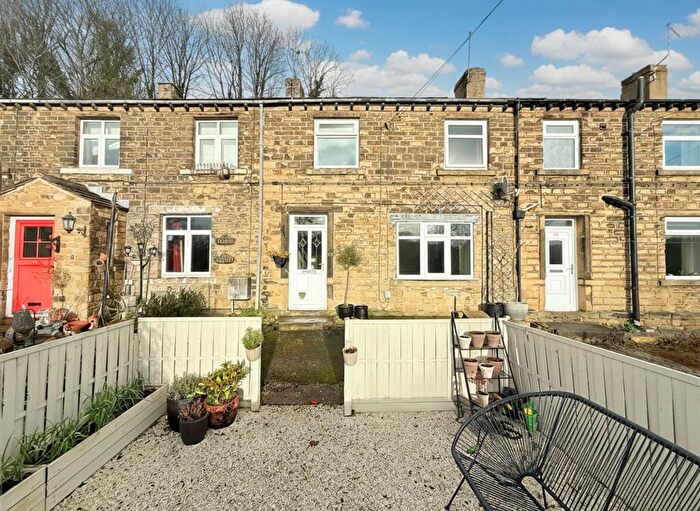 3 Bedroom Terraced House For Sale In North Road, Kirkburton, HD8