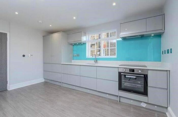 2 Bedroom Flat To Rent In Homefield Road, Wimbledon Village, London, SW19