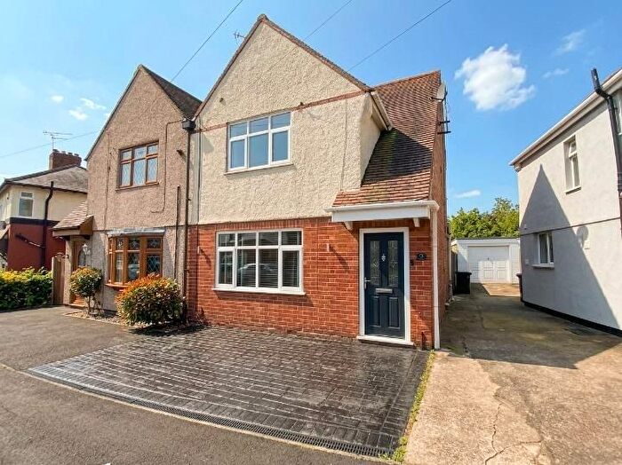 3 Bedroom Semi Detached House For Sale In Bede Road, Stockingford, Nuneaton, CV10