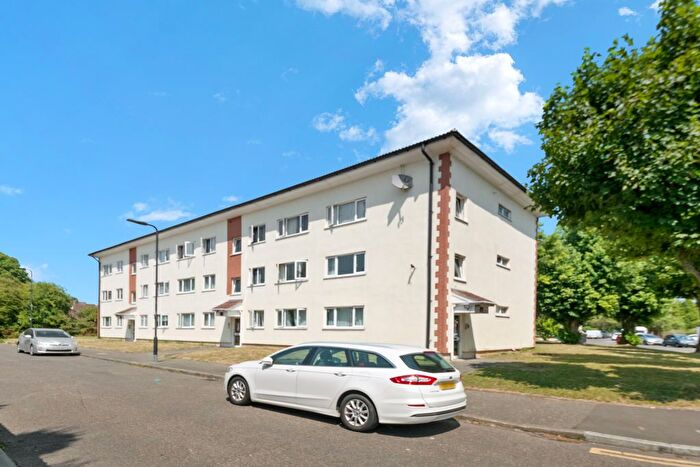 1 Bedroom Flat For Sale In Byron Way, Northolt, UB5