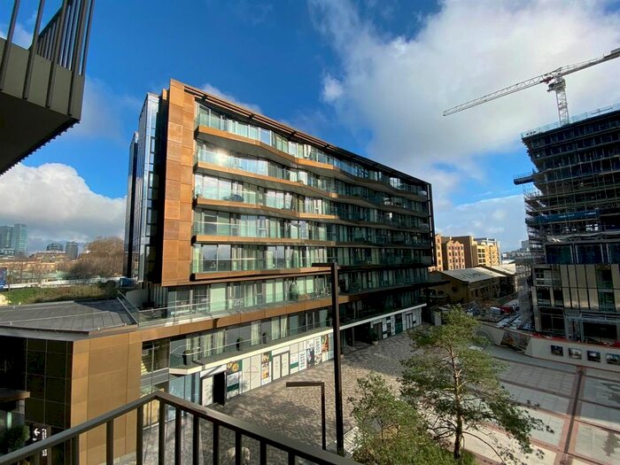 1 Bedroom Flat To Rent In Tower Bridge, Admiralty House, Vaughan Way, London, E1W