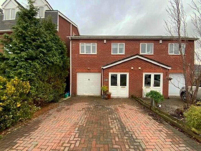 Houses for sale & to rent in SK15 3BN, Heyrod Fold, Stalybridge North