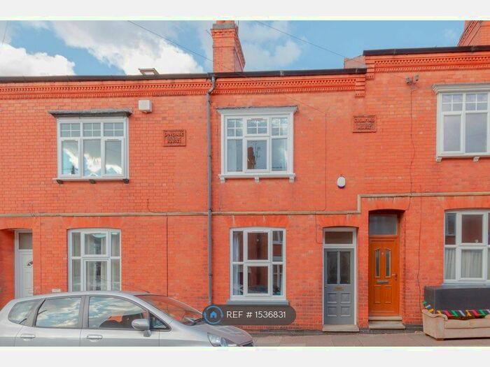 4 Bedroom Semi-Detached House To Rent In Lytton Road, Leicester, LE2