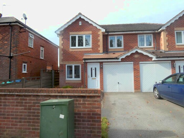 3 Bedroom Semi-Detached House To Rent In Sandhurst Avenue, Mansfield, NG18
