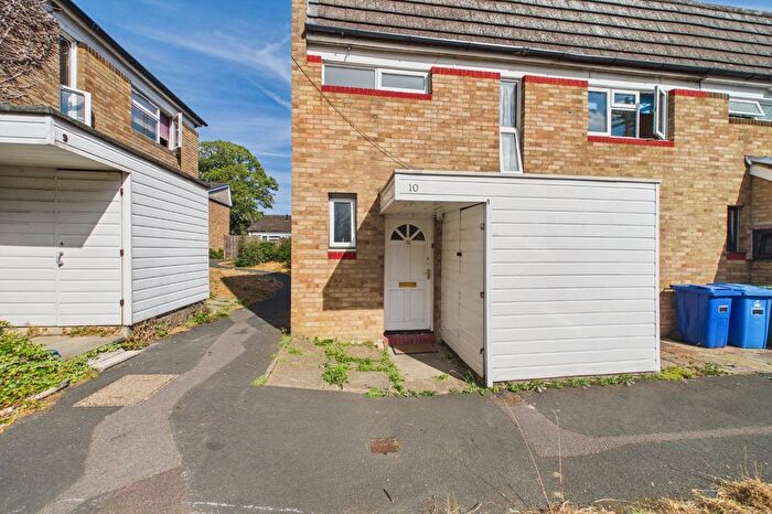 3 Bedroom End Of Terrace House For Sale In Waverley, Bracknell, Berkshire, RG12