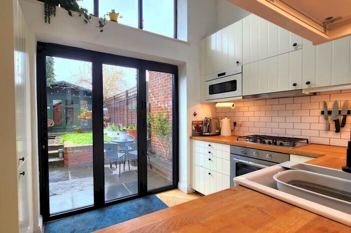 2 Bedroom Semi-Detached House To Rent In Byfleet, KT14