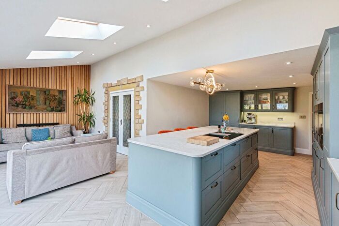 4 Bedroom Detached House For Sale In Garstang Road, Preston, PR3