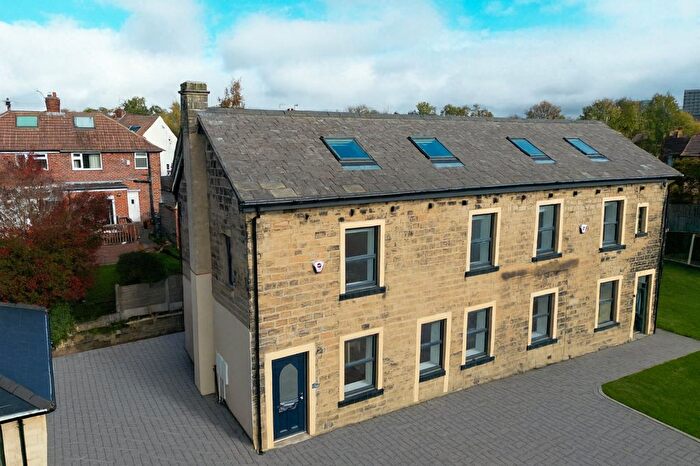 3 Bedroom End Of Terrace House To Rent In Henconner Court, Bramley, LS13