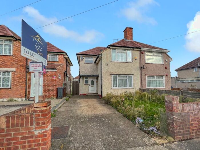 4 Bedroom Semi-Detached House To Rent In Summerhouse Avenue, Heston, TW5
