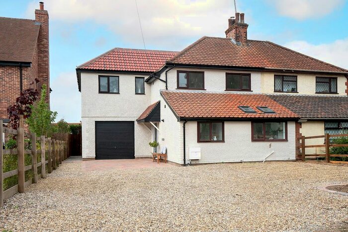4 Bedroom Semi-Detached House For Sale In Elmham Drive, Nacton, Ipswich, IP10