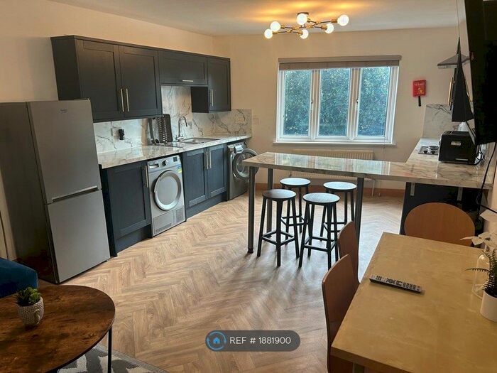 4 Bedroom Flat To Rent In County Road, Ormskirk, L39