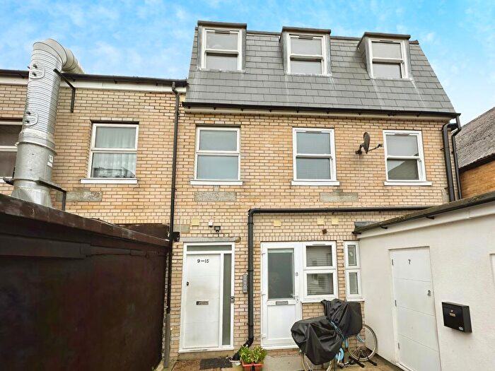 Apartment To Rent In Spencer Road, East Molesey, KT8