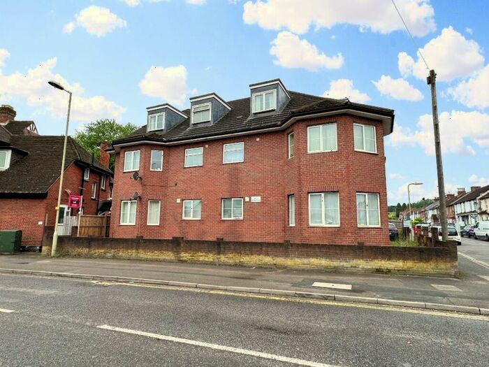 1 Bedroom Flat To Rent In North Lane, Aldershot, GU12