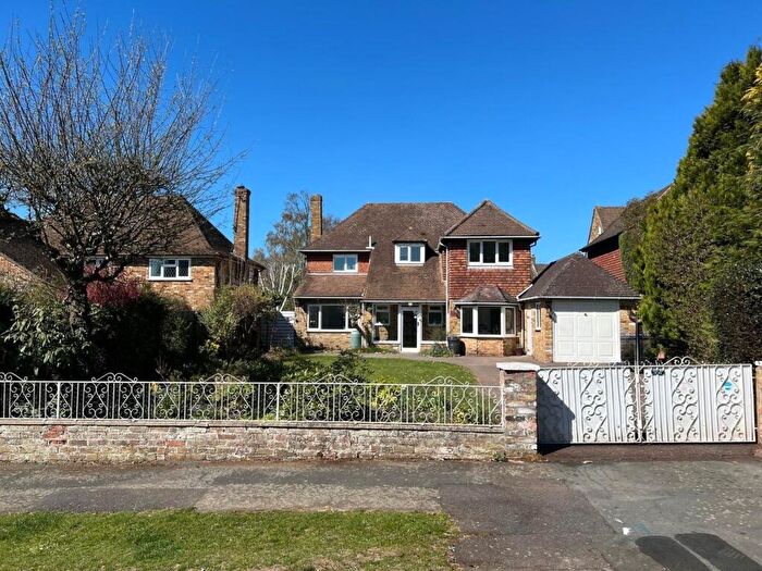 4 Bedroom Detached House To Rent In Foxdell Way, Chalfont St Peter, Gerrards Cross, SL9