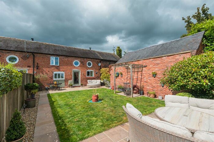3 Bedroom Barn Conversion For Sale In A Beautifully Presented And Upgraded Barn Conversion In Chorley Nr. Cholmondeley, CW5