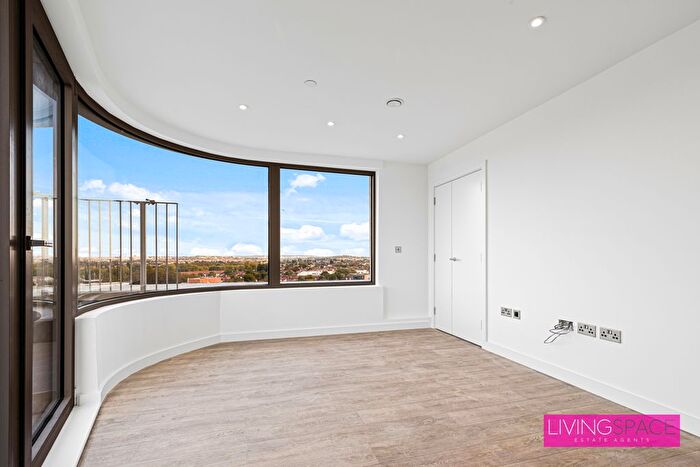 1 Bedroom Flat To Rent In Penthouse Flat, Orla Lodge, High Meads, Harrow, HA1