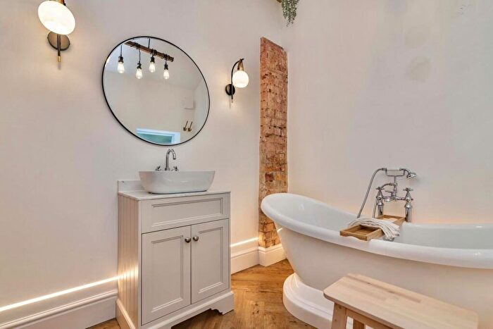 3 Bedroom Apartment To Rent In Mapperley Park Drive, Mapperley, Nottingham, NG3