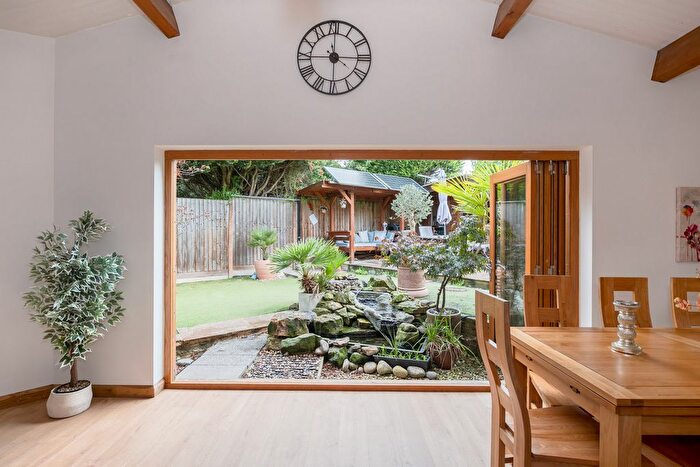5 Bedroom Detached House For Sale In Lanyon Close, Horsham, RH12