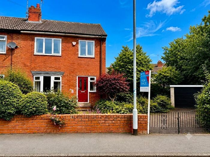 3 Bedroom Semi-Detached House For Sale In Kirkdale Avenue, Wortley, Leeds, LS12