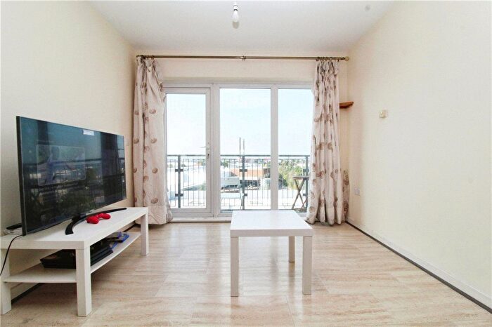 2 Bedroom Flat To Rent In Whitestone Way, Croydon, CR0