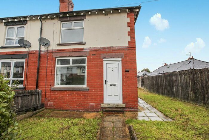 2 Bedroom Semi-Detached House To Rent In Mayfield Avenue, Macclesfield, Cheshire, SK11