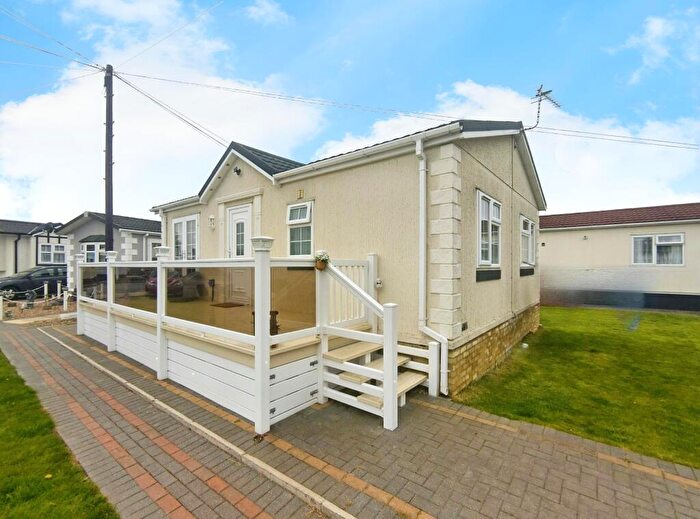 2 Bedroom Park Home For Sale In Sea Lane, Ingoldmells, PE25