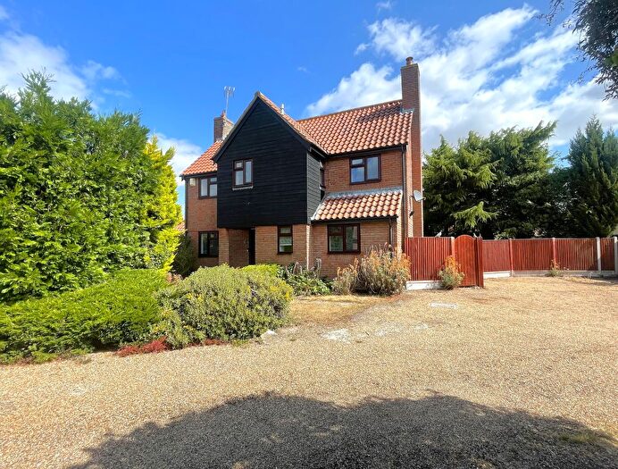 4 Bedroom Detached House For Sale In Vicarage Close, Tolleshunt D'arcy, CM9