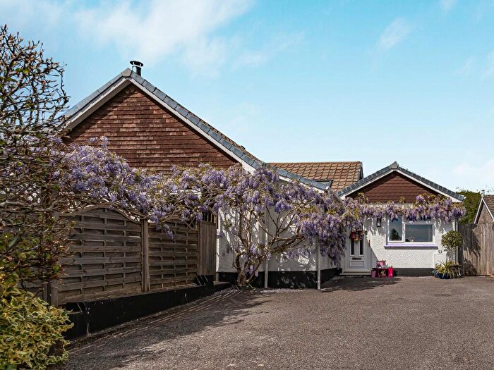 4 Bedroom Detached Bungalow For Sale In Tavistock, PL19