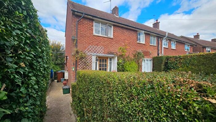 3 Bedroom Semi-Detached House For Sale In Barlow Road, Wendover, Aylesbury, HP22