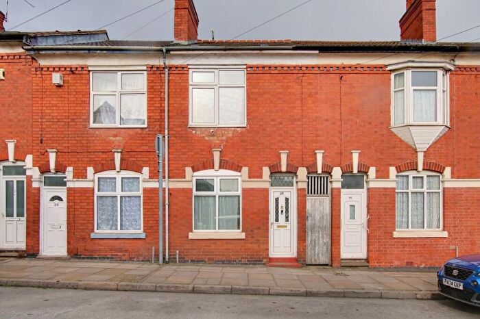 3 Bedroom Terraced House For Sale In Osmaston Road, Leicester, LE5