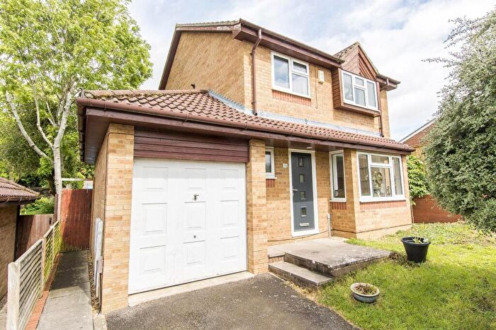 4 Bedroom Detached House For Sale In Kenmore Drive, Desborough, Kettering, NN14