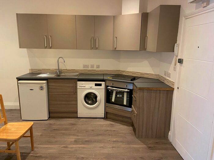 Studio To Rent In Gorst Road, Park Royal / North Acton, NW10