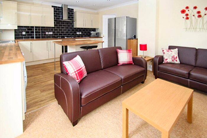 6 Bedroom Detached House To Rent In Premium Student House, Winton, BH9