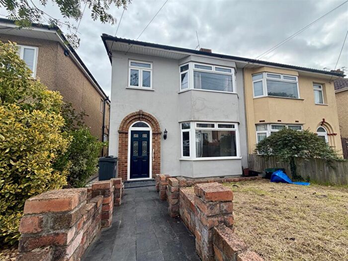 4 Bedroom House To Rent In Ridgeway Lane, BS14
