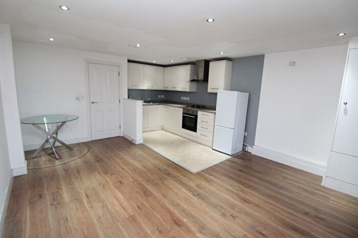 1 Bedroom Flat To Rent In Parrock Street, Gravesend, DA12