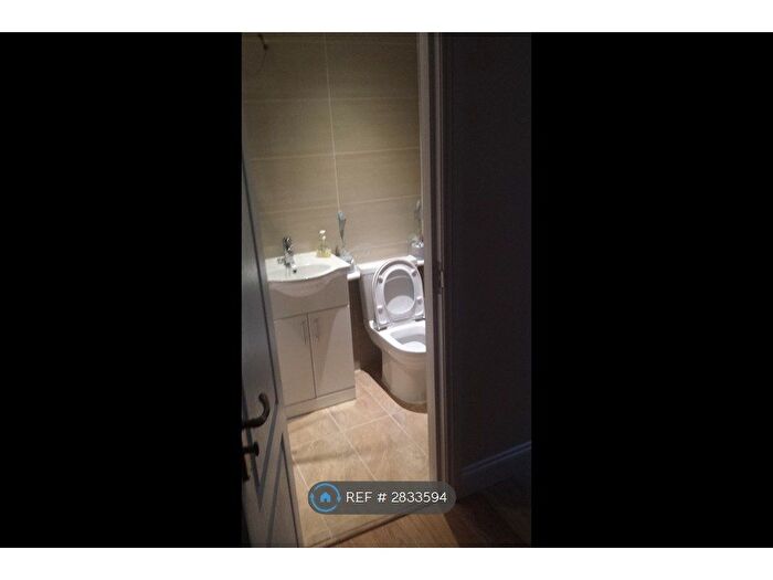 Studio To Rent In Chatsworth Crescent, Hounslow, TW3