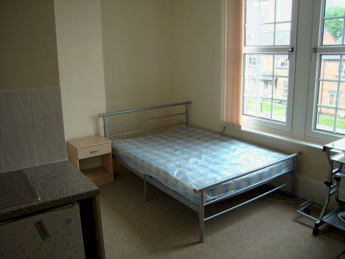 Studio To Rent In -, DE22