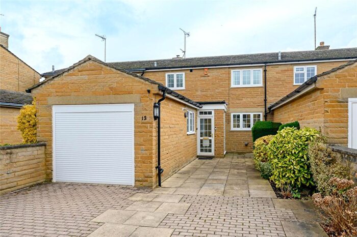 3 Bedroom Terraced House For Sale In Harewood Mews, Harewood, LS17