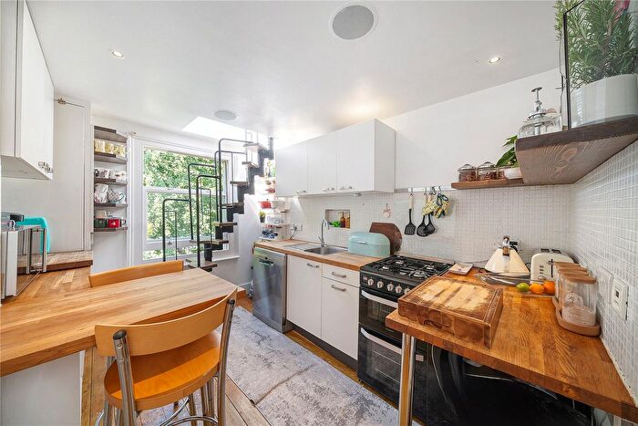 2 Bedroom Flat To Rent In Medora Road, London, SW2