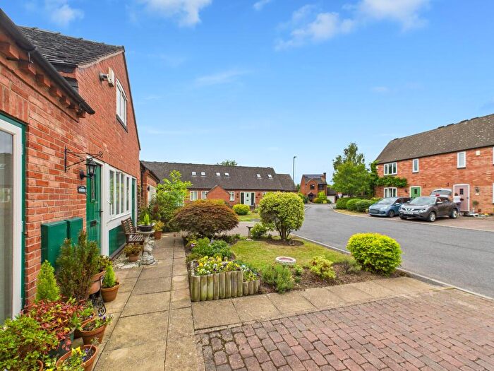 3 Bedroom Semi-Detached House For Sale In Foxes Walk, Allestree, DE22